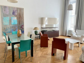 Charming flat close to Danube and 4-Seasons Hotel